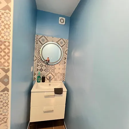 Lisbonne - Plein Centre-ville Refait A Neuf Avec Parking Gratuit Apartment *